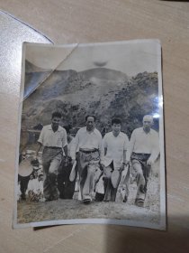 毛主席视察黄石铁山铁矿 毛主席唯一一次视察矿山现场 老照片 背面有当时参与保卫毛主席保卫工作人员写字