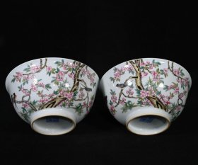 清雍正御制款珐琅彩桃林春燕纹碗一对,高7.3×15.3厘米