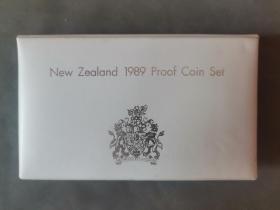 新西兰硬币，1989年精制币套装，内含银币一枚。女王去世，升值空间大！