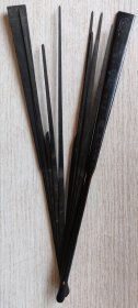 清末（吴中）于子安刻嵌银丝“诗句，摹古器物”乌木扇骨