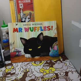 Mr Wuffles! [Paperback] 华夫先生！（2014年凯迪克银奖、大卫-威斯纳新作品）