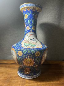 【铁牍精舍】【文房佳品】【铜25】清代铜胎画珐琅花鸟开光缠枝莲花纹赏瓶，画工精美，工艺上佳，瓶底平口皆有鎏金，如图惜有损伤，36x20.5cm