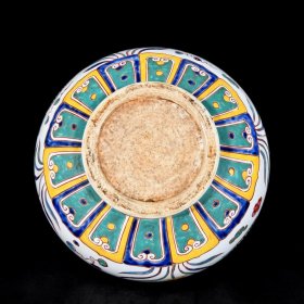 明宣德五彩连年有余纹天球瓶;41x34厘米