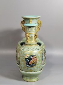 清乾隆 御製洋彩粉青地描金内狩猎图三元转旖瓶