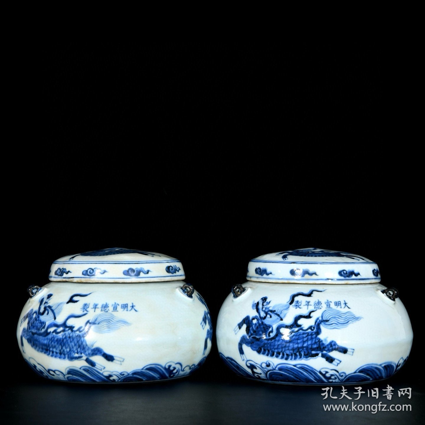 明宣德青花麒麟纹围棋罐一对；11x17厘米