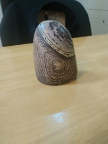 天然原石青田老鼠坪石奇石摆件，花纹线条精美漂亮，品相如图，喜欢的朋友来结缘。