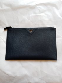 正品普拉达prada藏蓝色十字纹牛皮手拿包