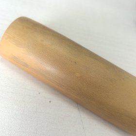 茶道具:日本实木茶道具,一木挖茶则,茶道必备工具,像是日本黑柿木,具体什么木购者自鉴,手工制作,竹子形状,非常细腻光滑。