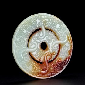 精品和田玉 ，玉壁，玉质细腻，包浆厚重，沁色入骨，雕工精细，品相完美，细节如图，长7.8厚0.5厘米，总重75克，