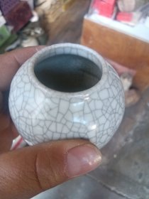 小瓷器。年代未知，保真瓷不包年代。