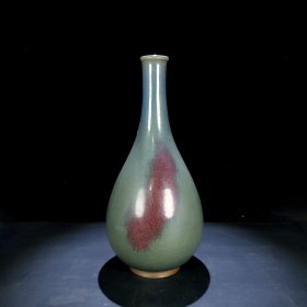 宋钧窑天青釉窑变紫斑纹胆瓶 尺寸高31.6CM宽13.7CM