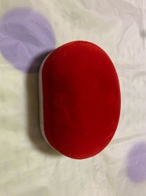【海外回流  vintage中古】回流中古首饰盒  小年份  很实用  细节可见   里边带金色寿字  仔细看好图片，尺寸如图，有瑕疵，介意勿拍，谨慎下单！出售不退！偏远地区邮费联系客服另算！