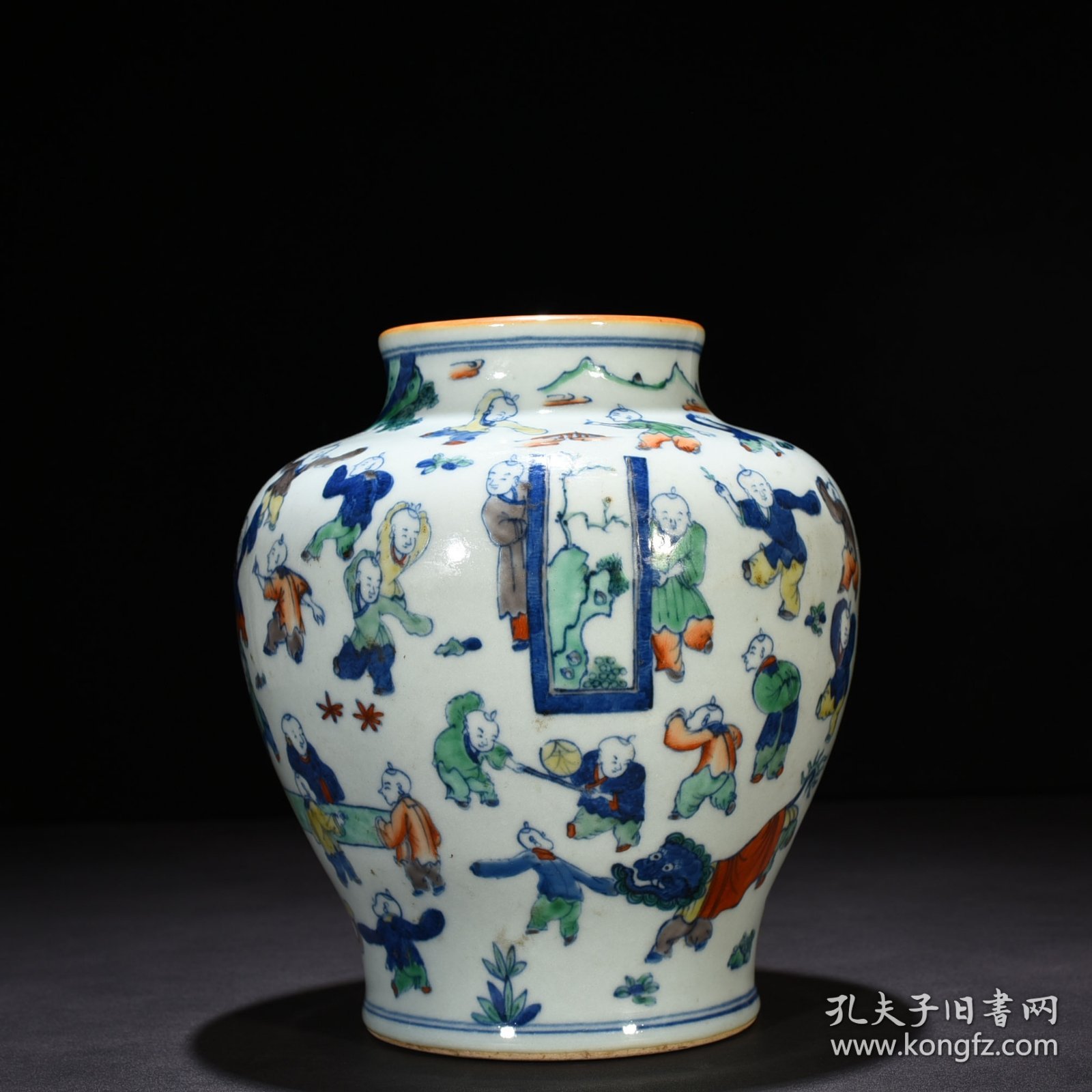 明崇祯青花五彩琴棋书画婴戏图罐百子罐26*22厘米