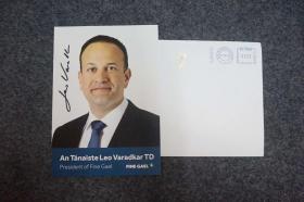 113i30：爱尔兰历史上最年轻的总理 政府首脑 国防部长 统一党党首 爱尔兰第一位公开同性恋身份的政治家——利奥·瓦拉德卡 ( Leo Varadkar ) 亲笔签名画片一张21*14.5厘米  附赠实寄封！