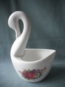 精品骨瓷 白瓷粉彩花卉纹 天鹅造型 汤勺筒/笔洗