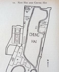 民国老地图《清代北京的皇家园林：北京中南海及瀛台地图（与北海合称前三海，附各建筑部分的名称目录和详细介绍》（NAN HAI AND CHUNG HAI）-- 北海与中海、南海合称三海，属于中国古代皇家园林；瀛台是位于中南海南海中的仙岛皇宫；始建于明朝，是帝王、后妃的听政、避暑和居住地，光绪皇帝戊戌变法失败后被囚禁于此；因其四面临水，衬以亭台楼阁，像座海中仙岛，故名瀛台 -- 地图纸张24*19厘米