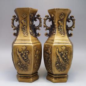 精品铜器 黄铜花瓶一对，形制端正；包浆温润，通体光素，色泽雅致，古意盎然，品相极好