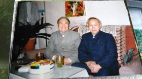 原北京大学党委书记王学珍早期合影照片11张。