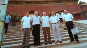 原北京大学党委书记王学珍早期背面带题跋照片7张。