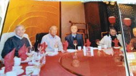 北京大学原党委书记王学珍旧藏彩色照片9张。