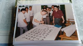原北京大学党委书记王学珍旧藏考察武陵大学照片一册34张（影集背脊脱胶）。
