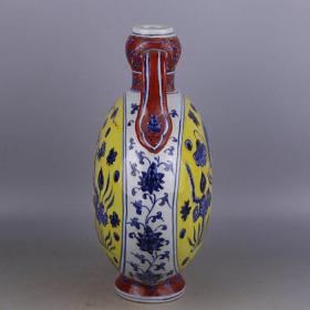 明永乐 青花加彩鱼藻纹抱月扁瓶