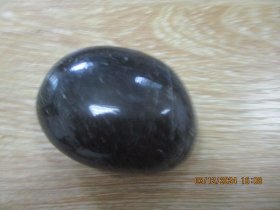 玉器，黑色玉珠，长5.5cm3.5cm，品好如图。