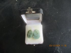 玉器，精美玉挂件，2个合拍，长2.6cm2cm，品好如图。