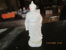 德化白瓷器，林则徐座像，底长9cm9.5cm高28cm，重2斤，品好如图。