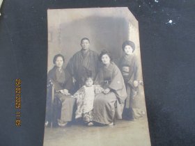 民国老相片，全.家合影，一张，品好.以图为准。