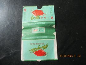 老烟标《红旗牌香烟》一张，国营徐州.卷烟厂，品以图为准。