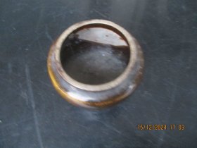 清朝瓷器，罐，平口直径6cm，高5cm，品好如图。