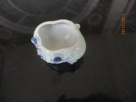 瓷器花笔洗，长5cm6cm，高3.5cm.，品好如图。