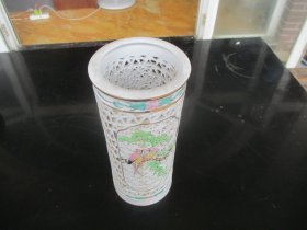 瓷器，花鸟笔简，直径9cm高22cm，品好如图。