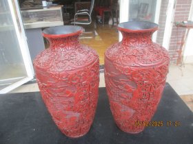 清朝漆器，剔红花瓶，一对，特大号，平口直径11cm高38cm，重8斤，品好如图。