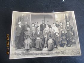 民国老相片，集体.合影，一张，品好以图.为准。