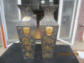 清朝大漆，花瓶，一对，特大号，平口直径17cm高58cm，重8斤多，品好如图。