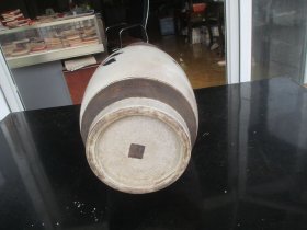 老瓷器，罐子，底长11cm11高19cm，重近3斤，品好以图为准。