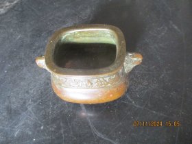 清朝，铜炉，长6.5cm5.5cm高6cm，品好如图。