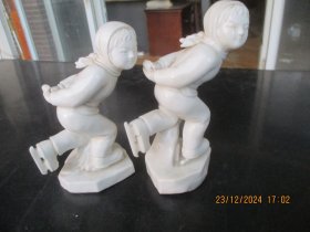 70年代，德化瓷器人物，小朋友，底长5cm6cm高14cm，品好如图。