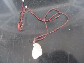 玉器，精美玉挂件，长3.5cm2cm，品好如图。