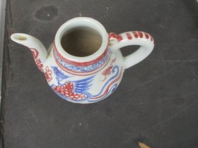 民国瓷器，瓷花茶壶，底直径6cm高10cm，品好如图。