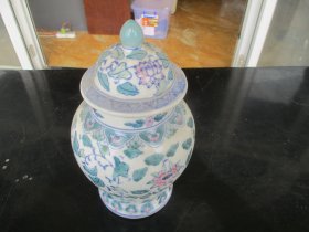 清朝瓷器，将军罐，底直径11cm，高29cm，重2斤，品好如图。