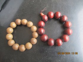 紫檀老手珠，2个合拍，直径9cm，品好如图。