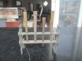 书房用品，铜笔架，长10cm3.5cm高7.3cm，品以图为准。