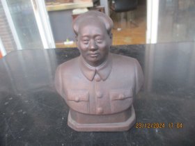 脱胎毛主席像，年代不详，底长10cm7cm高15cm，品好如图。
