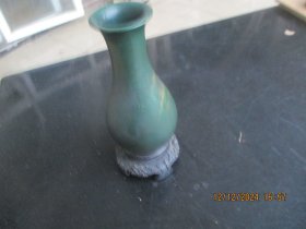漆器，脱胎瓶，1个，长平口直径4.5cm高16.5cm，品好如图。