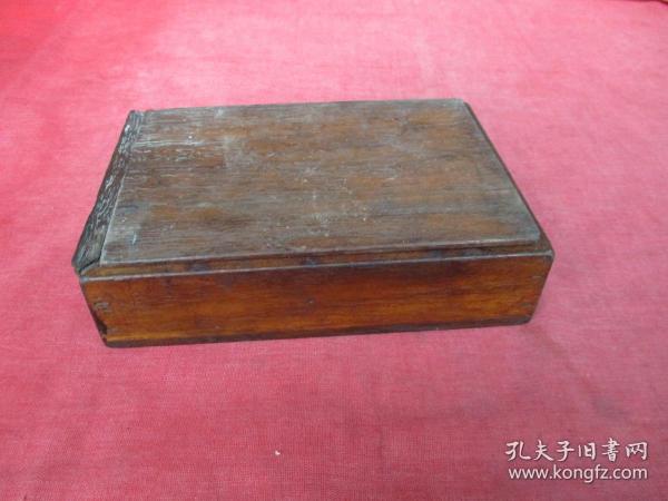 老木盒一件，长11cm16cm，高3.5cm，品以图为准。