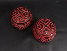 年代物 美品 日本购回 中国传统工艺 漆器云雕《围棋罐一对》纯手工制作精雕 精美图案 非常厚重漂亮 是使用收藏佳品 尺寸高11CM 直径14CM 重1124克