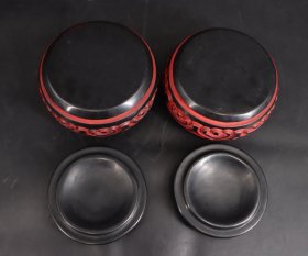 年代物 美品 日本购回 中国传统工艺 漆器云雕《围棋罐一对》纯手工制作精雕 精美图案 非常厚重漂亮 是使用收藏佳品 尺寸高11CM 直径14CM 重1124克